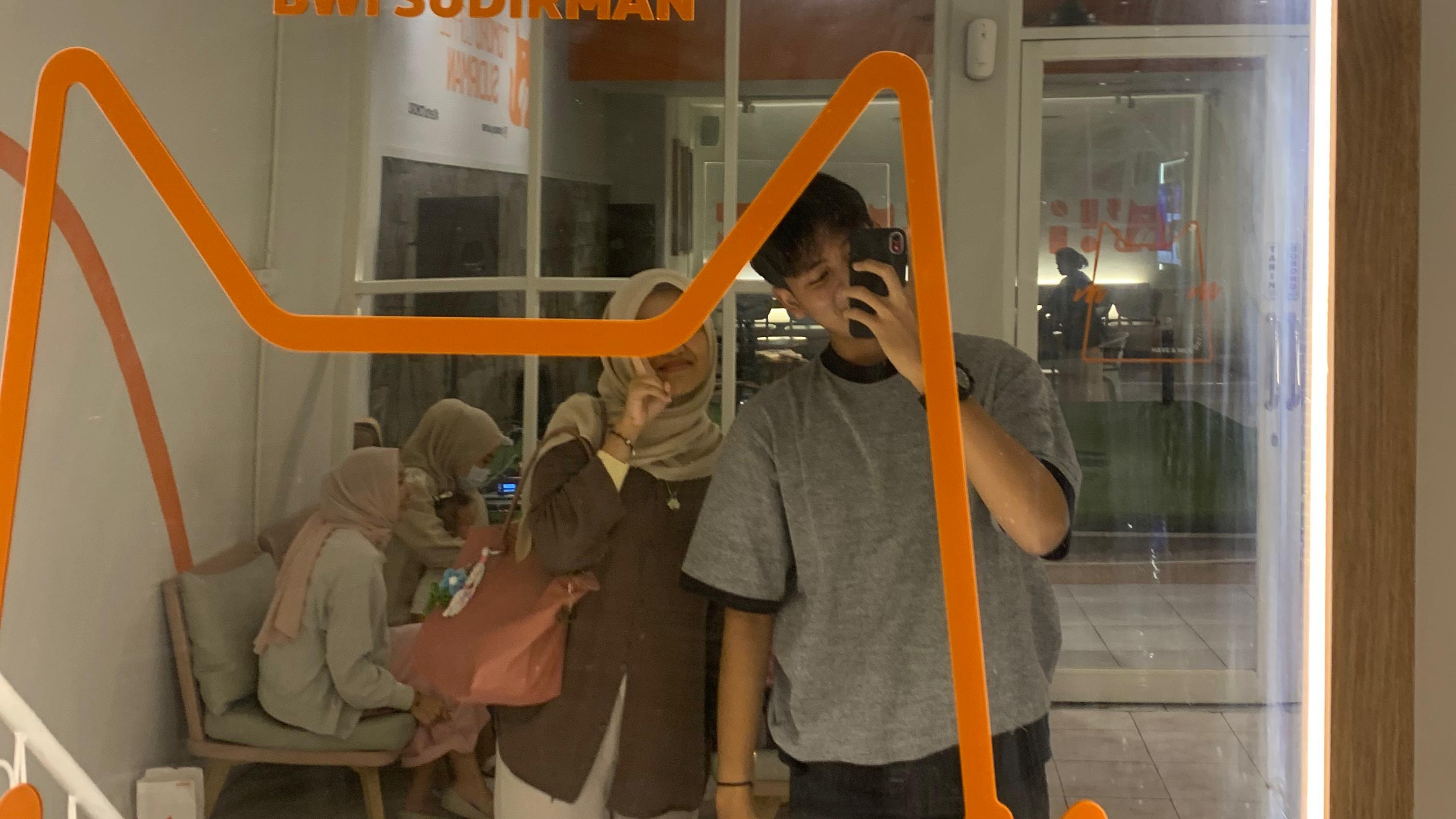 Foto 감정을 표현하다 (MENGEKSPRESIKAN PERASAAN)